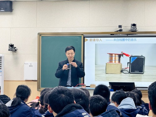 luck18xinli官网刘中刚老师进行课堂展示 luck18xinli官网刘中刚老师进行课堂展示