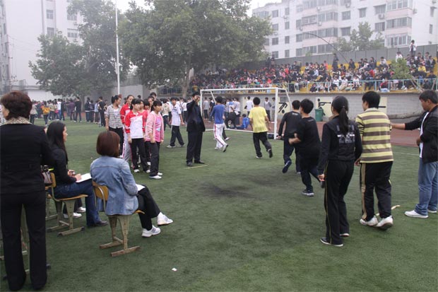 2011运动会跳远照片