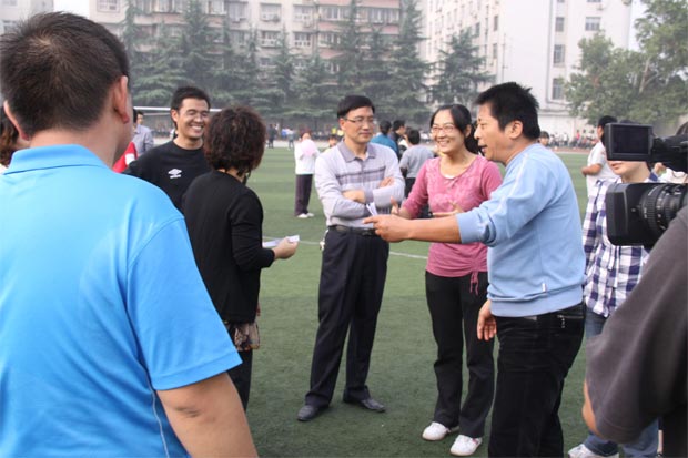 2011运动会跳远照片